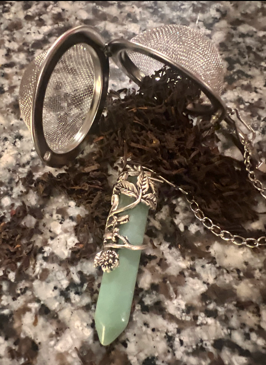 Tea infuser with pink or green crystal charm